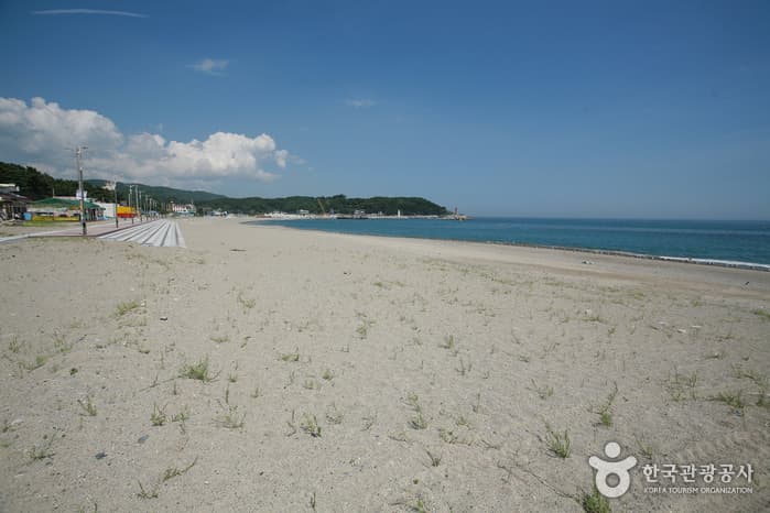 Najeong Beach (나정고운모래해변)
