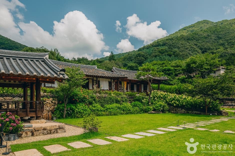 Soyang Hanok Stay (소양고택 한옥스테이)