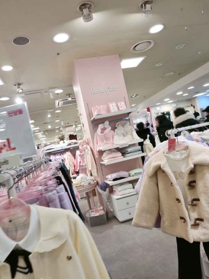 Roem Girls - 2001 Outlet Junggye Branch [Tax Refund Shop]  (로엠걸즈 2001아울렛 중계)