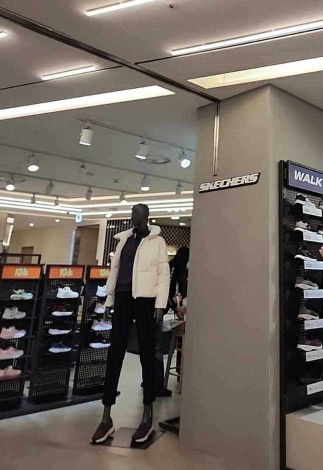 Skechers [Tax Refun Shop] (스케쳐스)