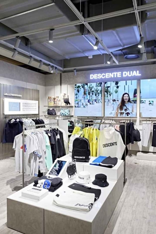 Descente - Lotte Factory Gasan Branch [Tax Refund Shop] (데상트 롯데팩토리 가산)
