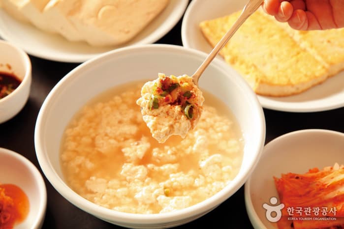 Chodang Halmeoni Sundubu (초당할머니순두부)