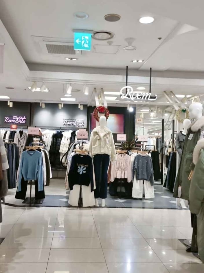 Roem - 2001 Outlet Junggye Branch [Tax Refund Shop]  (로엠 2001아울렛 중계)