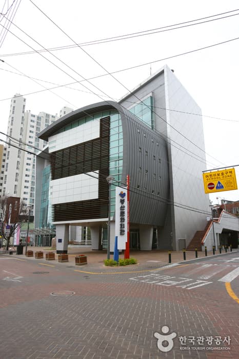 Bongsan Culture Street (봉산문화거리)