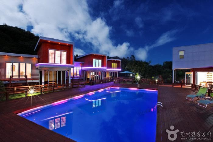 Village 736 (빌리지736)