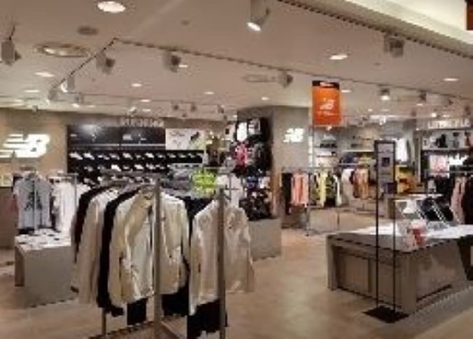 New Balance - Hyundai Gasan Branch [Tax Refund Shop] (뉴발란스 현대 가산점)