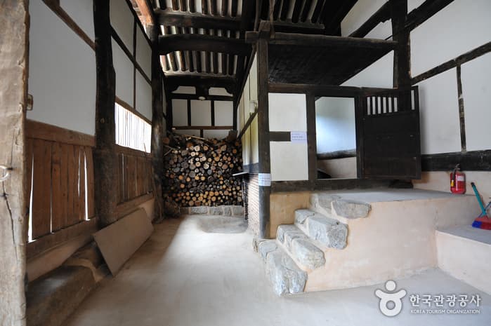 Buan Naesosa Temple (내소사 (부안))