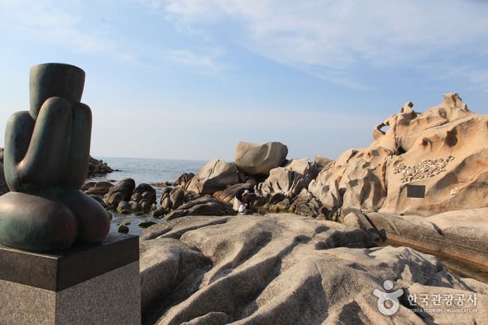 Sodol Adeul Rock Park (소돌아들바위공원)