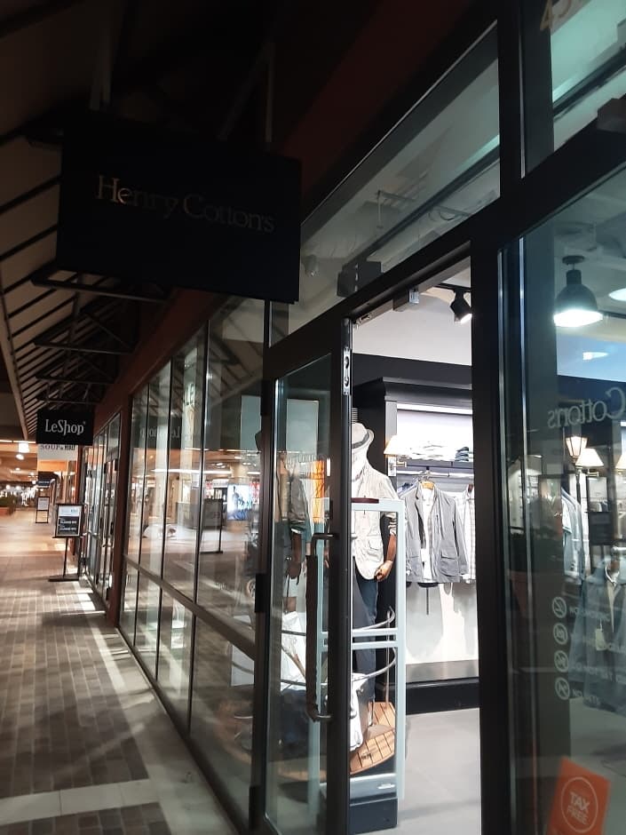 Kolon Henry Cotton’s - Shinsegae Paju Branch [Tax Refund Shop] (코오롱 헨리코튼 신세계파주)