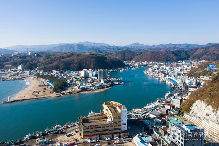 Gangguhang Port (강구항)