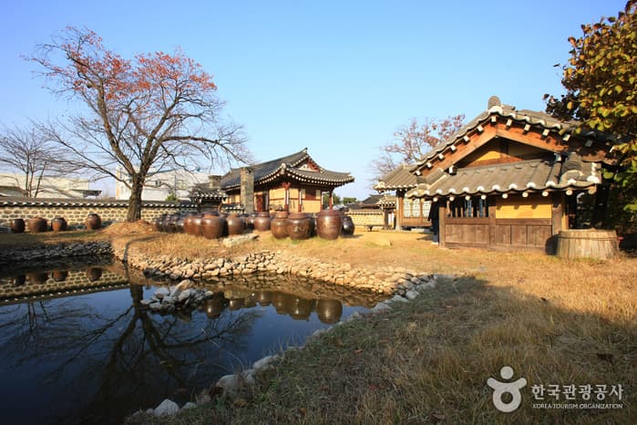 Daeheung Dongheon (대흥동헌)