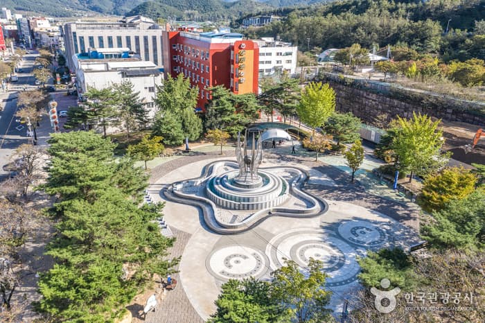 Bugok Hot Springs Special Tourist Zone (부곡온천 관광특구)