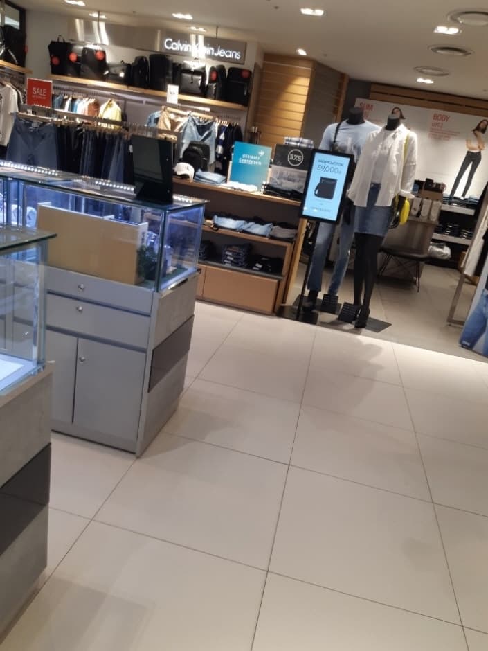 Calvin Klein Jean - Lotte Ansan Branch [Tax Refund Shop] (캘빈클라인진 롯데안산)