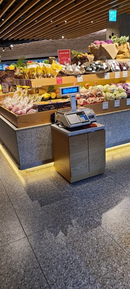 E-Mart SSG - Dogok Branch [Tax Refund Shop] (이마트SSG 도곡)