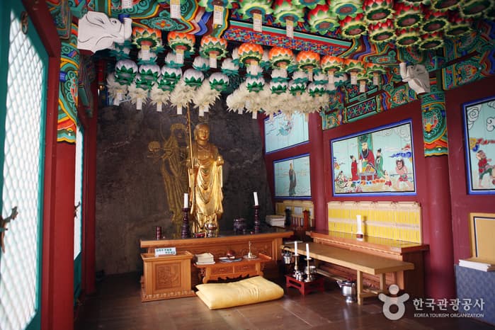 Jeongbangsa Temple (정방사)