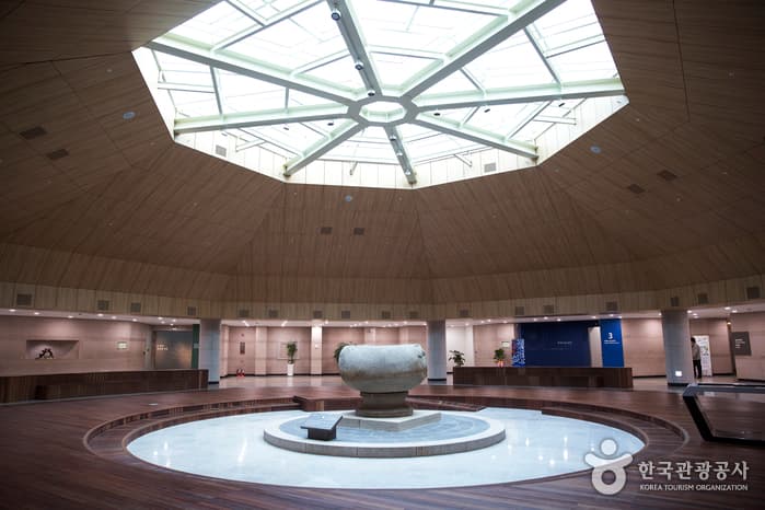 Buyeo National Museum (국립부여박물관)