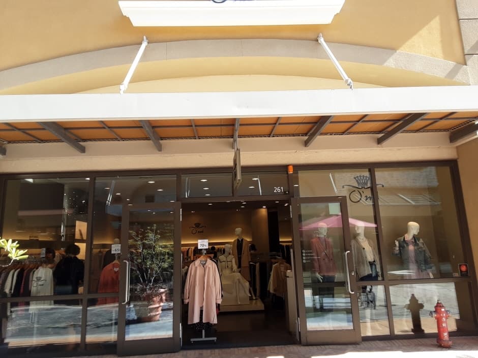 The Handsome O’2Nd - Shinsegae Busan Branch [Tax Refund Shop] (한섬 오즈세컨 신세계부산)