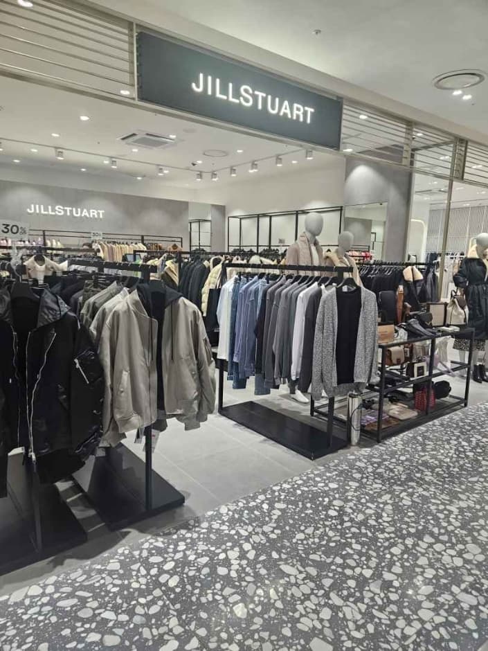 Jillstuart - Shinsegae Simon Jeju Outlets Branch [Tax Refund Shop] (질 스튜어트 신세계사이먼 제주아울렛)