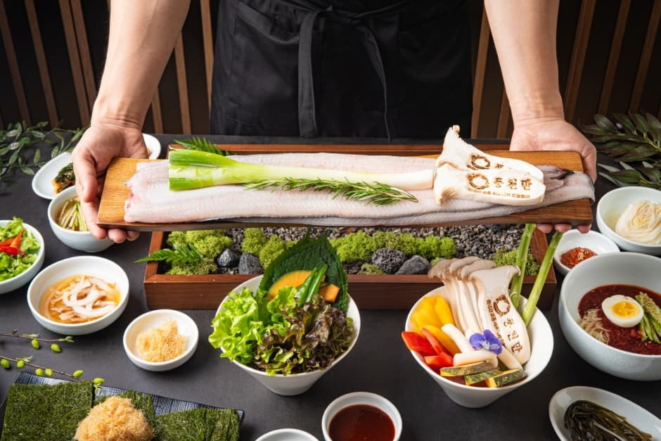 Pungcheonman Minmul Jangeo (풍천만민물장어)