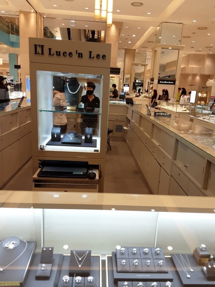 Lucenlee - Shinsegae Main Branch [Tax Refund Shop] (루첸리 신세계본점)