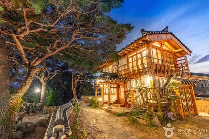 Bulguksa Hanok Farm Stay (불국사한옥팜스테이)