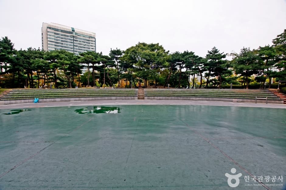 Seodaejeon Park (서대전공원)