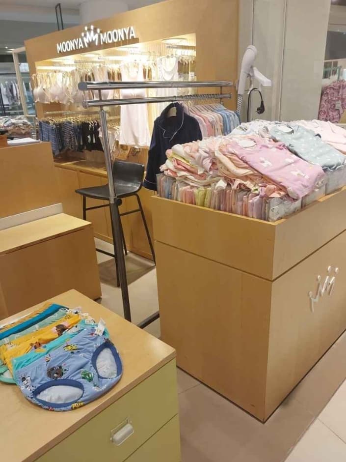 Moonya Moonya [Tax Refund Shop] (무냐무냐)