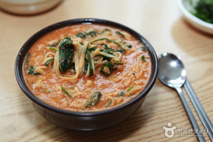 Jeogok Sikdang (저곡식당)