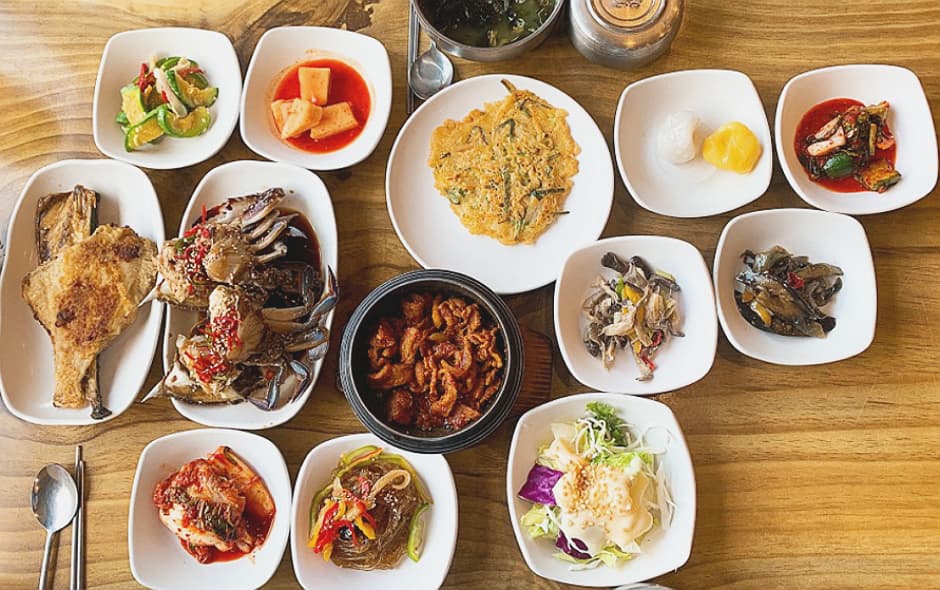 Dontarae Gejang Jeongsik (돈타래게장정식)