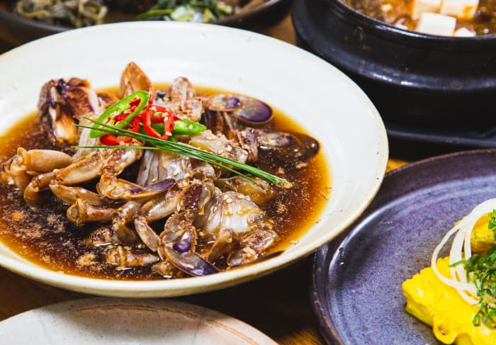 Heundeulbawi (흔들바위)