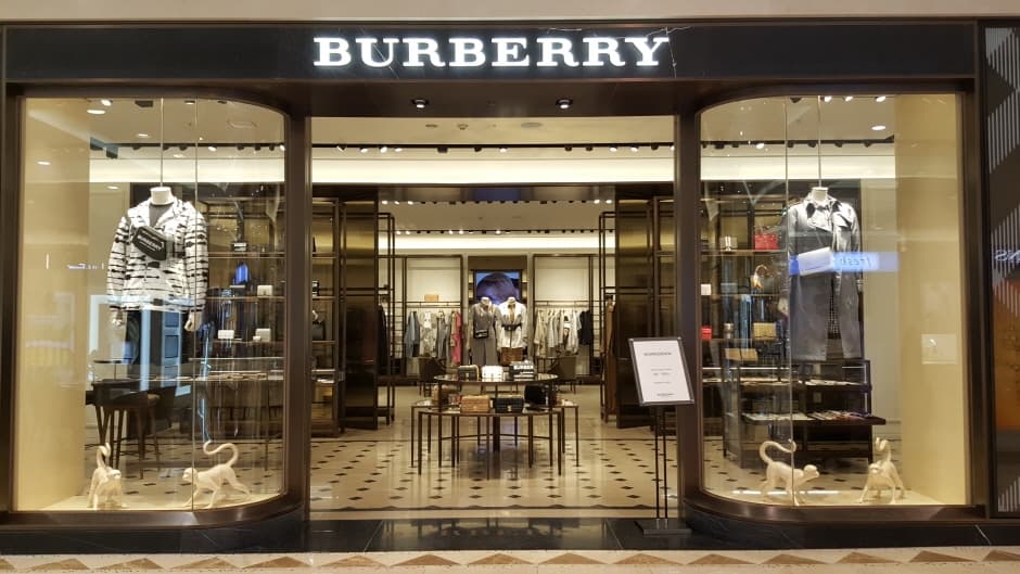 Burberry - Hyundai Mokdong Branch [Tax Refund Shop] (버버리 현대 목동점)