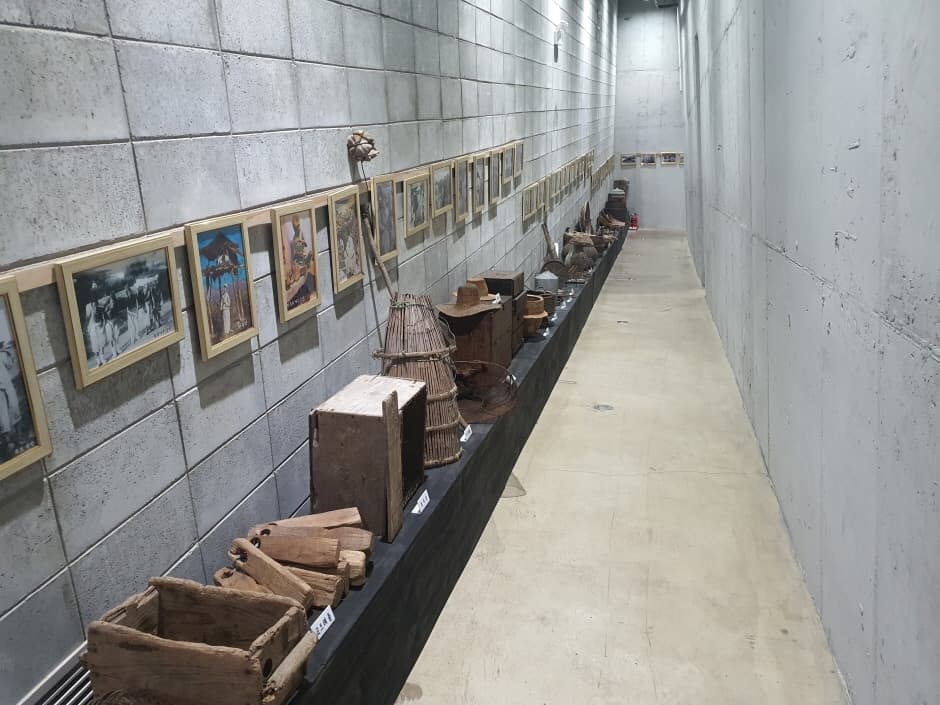 Pungsuwon Museum (풍수원유물전시관)