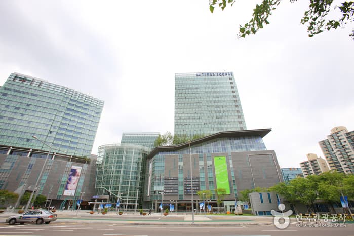 Times Square (타임스퀘어)
