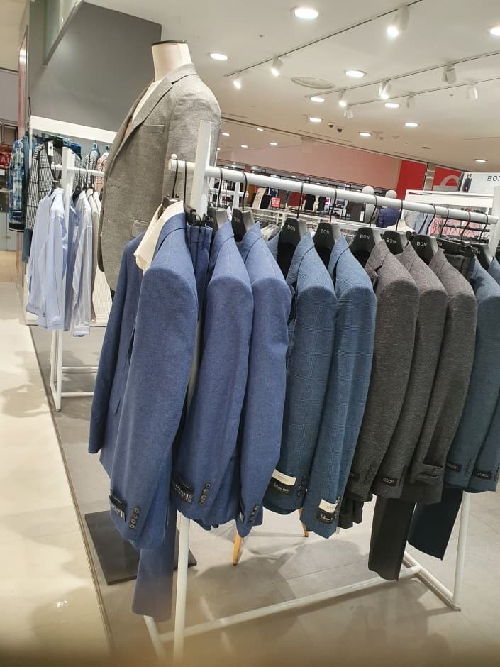 Bon - Lotte Factory Gasan Branch [Tax Refund Shop] (본 롯데팩토리 가산)