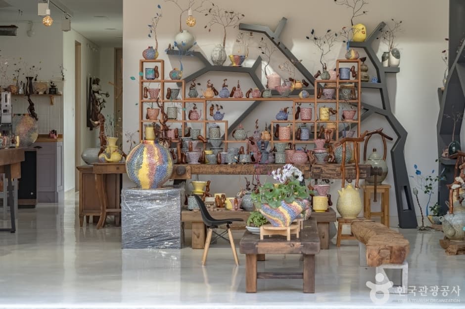 Icheon Ye's Park (이천도자예술마을 (이천 예스파크))