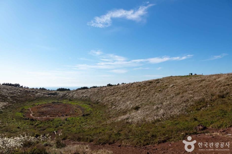 Geum Parasitic Cone (금오름)