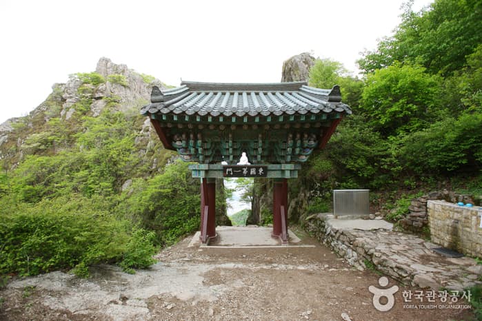 Yaksaam Hermitage (Gumi) (약사암(구미))