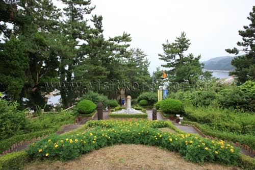 Samcheok Haesindang Park (삼척 해신당공원)