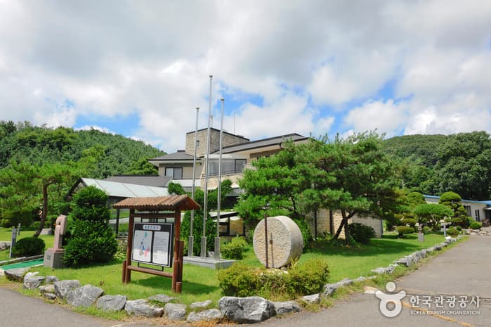 Gimpo Tea Etiquette Museum (다도박물관)