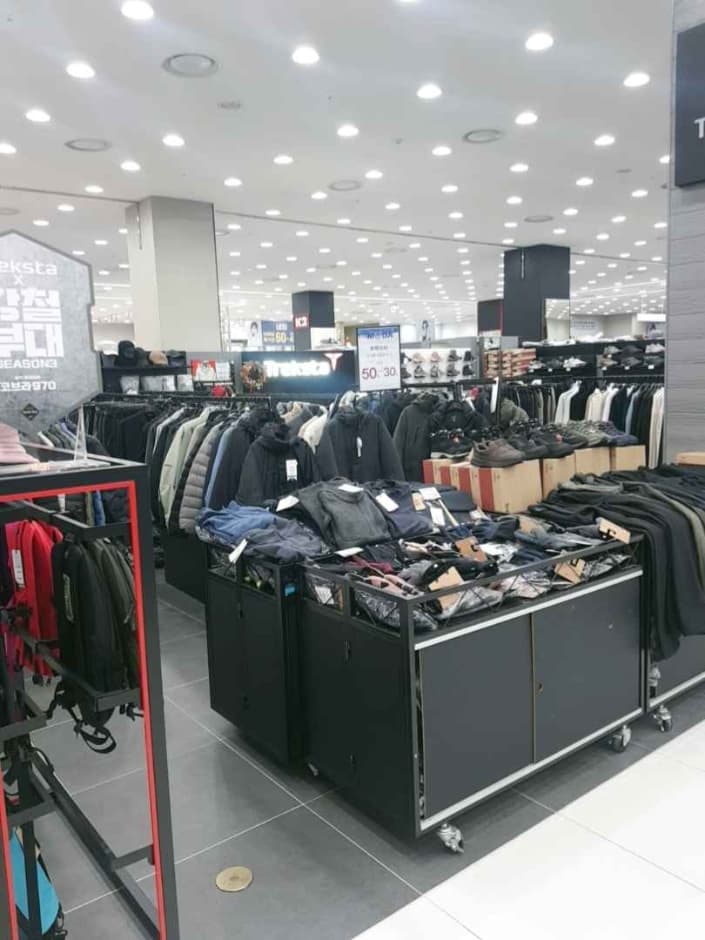 TrekSta - MODA Outlet Incheon Branch [Tax Refund Shop] (트렉스타 모다아울렛인천점)