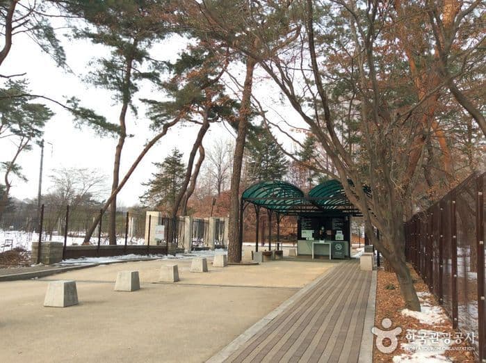 Taereung and Gangneung Royal Tombs [UNESCO World Heritage] (서울 태릉과 강릉 [유네스코 세계문화유산])