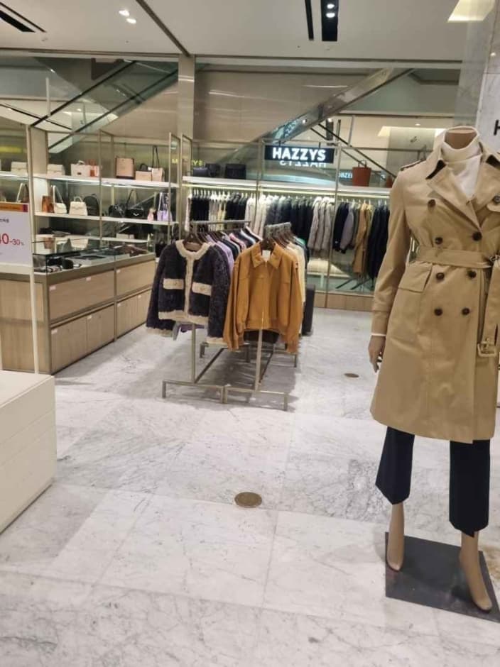 Hazzys [Tax Refund Shop] (헤지스)