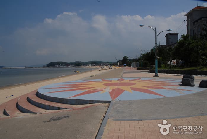 Boryeong Beach Special Tourist Zone (보령 해수욕장 관광특구)