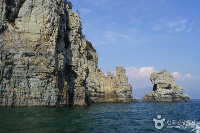 Geojedo Haegeumgang Islets (거제도 해금강)