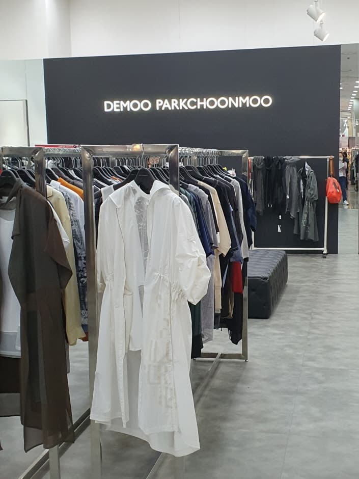 Demoo [Tax Refund Shop] (데무)