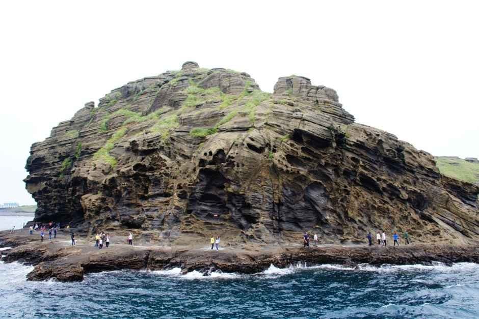 Yongmeorihaean Coast (용머리해안)