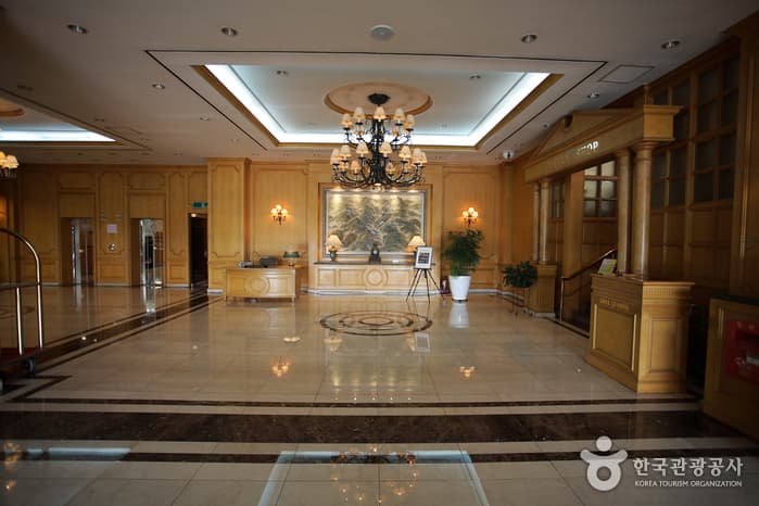 Dongbang Hotel (동방관광호텔)