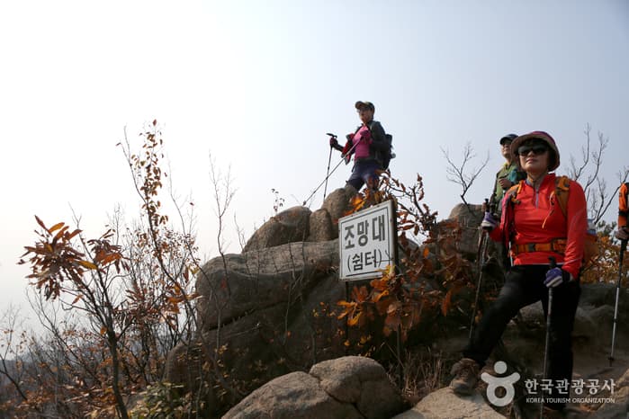 Horyonggoksan Mountain (호룡곡산)