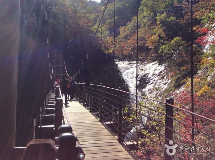 Yukdampokpo Falls (육담폭포)