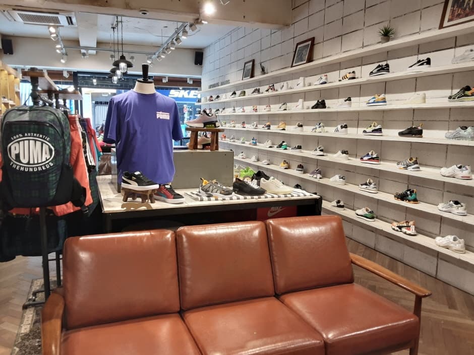 On The Spot - Myeong-dong Branch [Tax Refund Shop] (온더스팟 명동점)